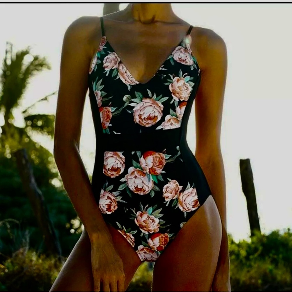 Cupshe Happy Time Print Black Floral One Piece Swimsuit Size L